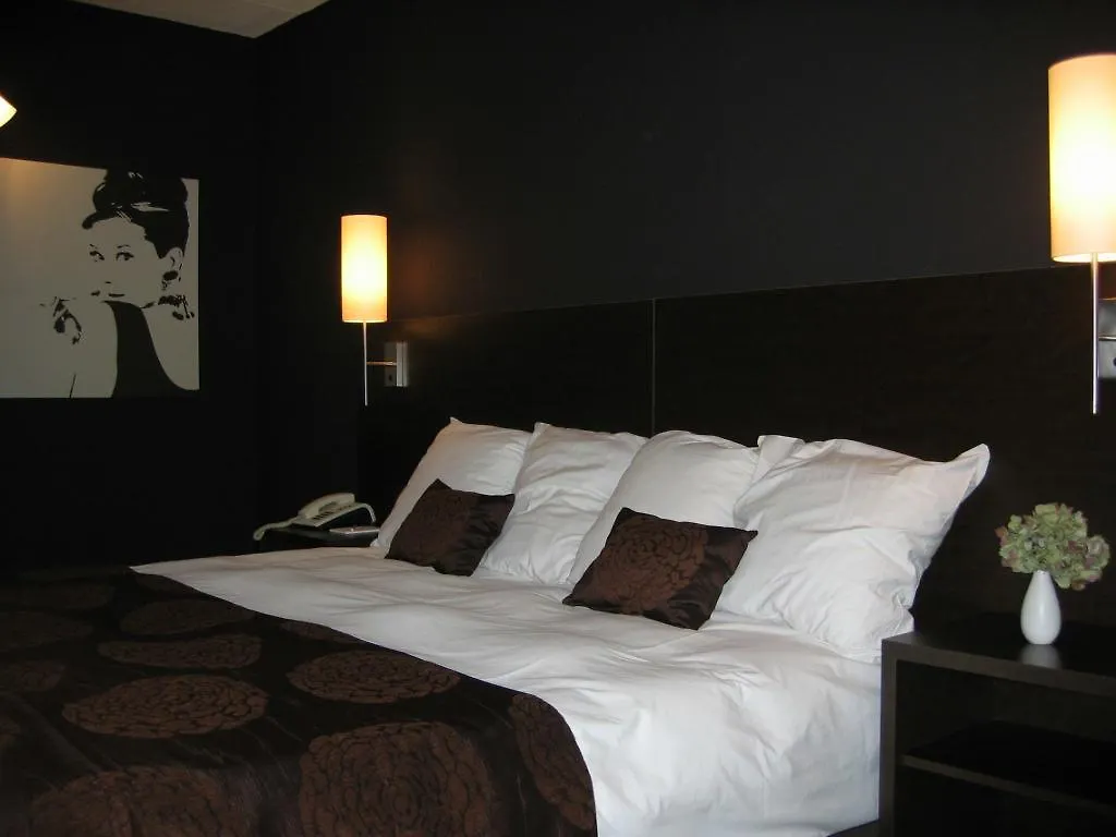 B-Aparthotel Moretus Antwerpia