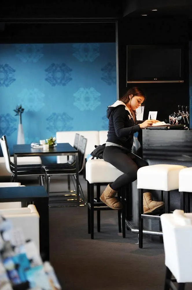 B-Aparthotel Moretus Antwerpia Hotel